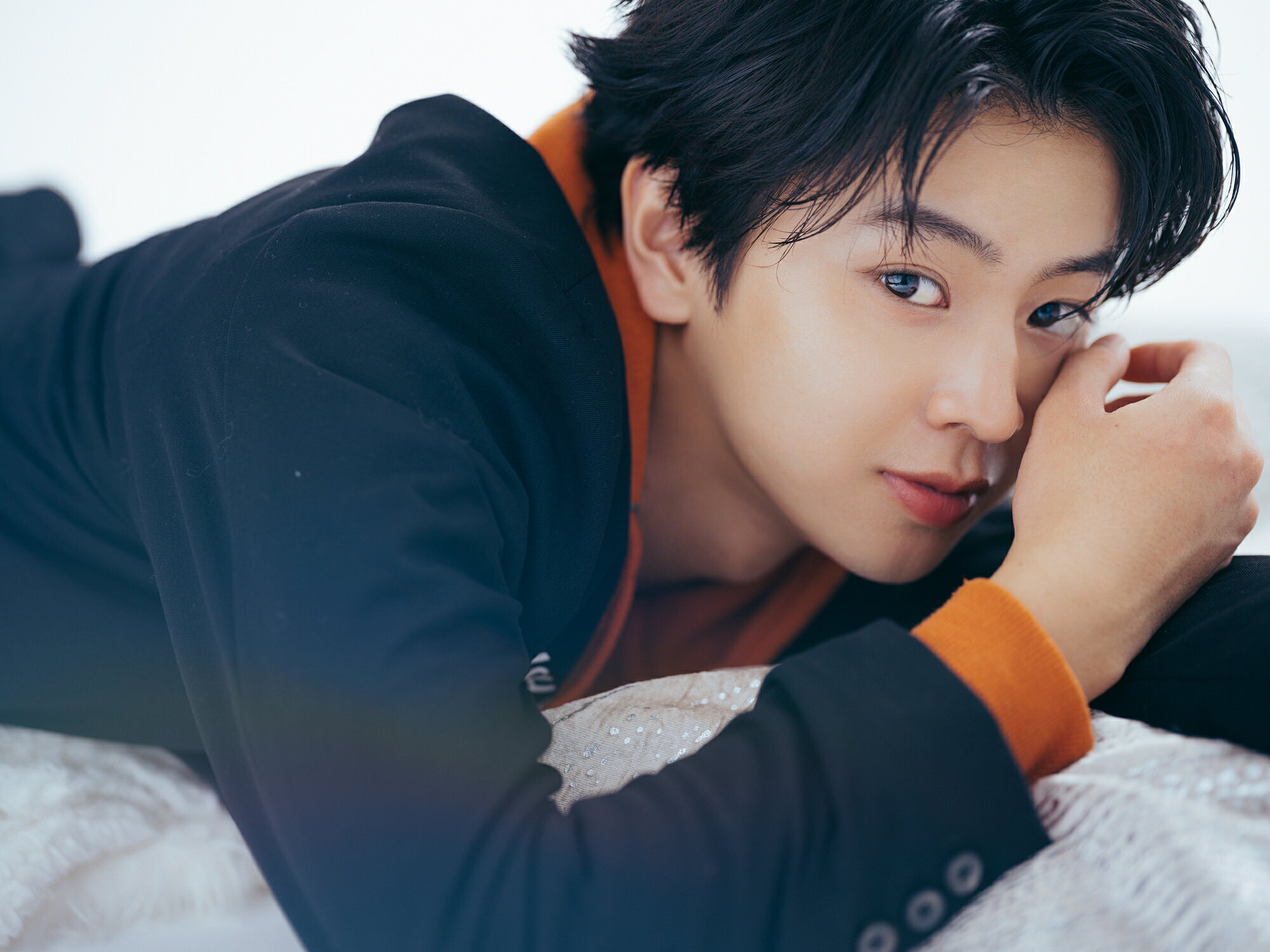 藤本洸大が見つけた“芝居の面白さ”。初主演ドラマ「修学旅行で仲良く