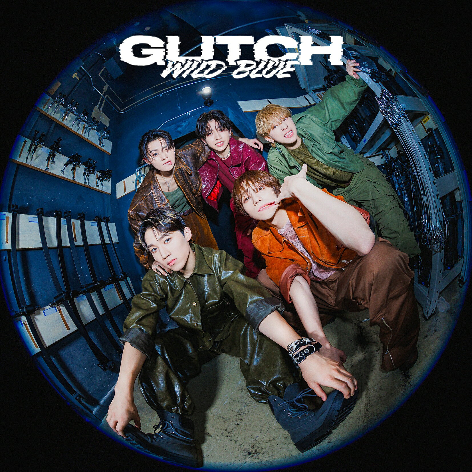 WILD BLUEにしか表現できないヤンチャさ!? 新曲「Glitch」制作背景を