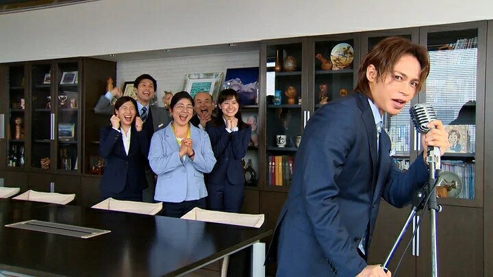 カネカQ10果実グミ 上田竜也 アクリルスタンド 上田竜也“社長”の笑顔に社員もメロメロ♡「カネカQ10®果実グミ