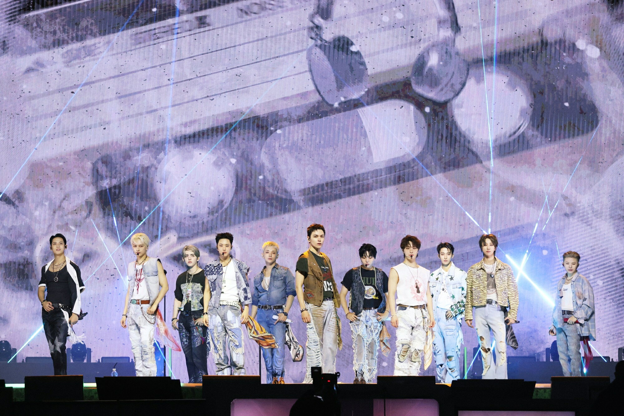 SEVENTEENデビュー10周年！ 新曲MV公開＆ソウル漢江で記念公演