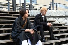 WEST. 10周年記念展 関西七色男大祭り」グッズ公開、中間ん家の
