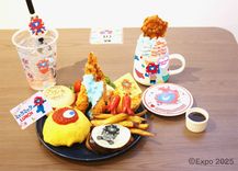 ミャクミャクと記念撮影！ 8/1限定イベントで“大人様ランチ”や限定