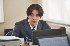 推し楽】鈴木愛理＆八木勇征のチェキが当たる♩Xフォロー＆リポスト