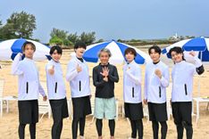 6SixTONES」“芸能界No.1幹事”ムロツヨシと沖縄♪ 田中樹への誕生日
