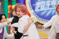 ジェジュンと超特急・シューヤ、対決中にまさかのハグ!?「VS.超特急