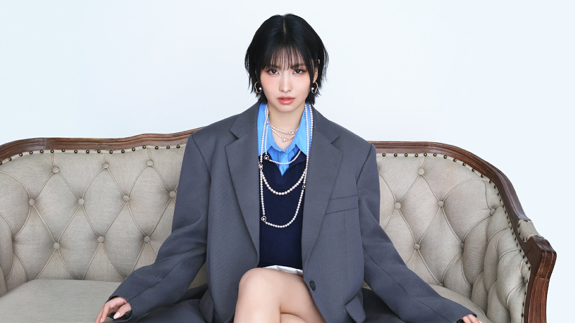 【momo】ネックレスとワンピース MOMOが誘う「タサキ」のホリデー・ワンダーランド | ELLE［エル