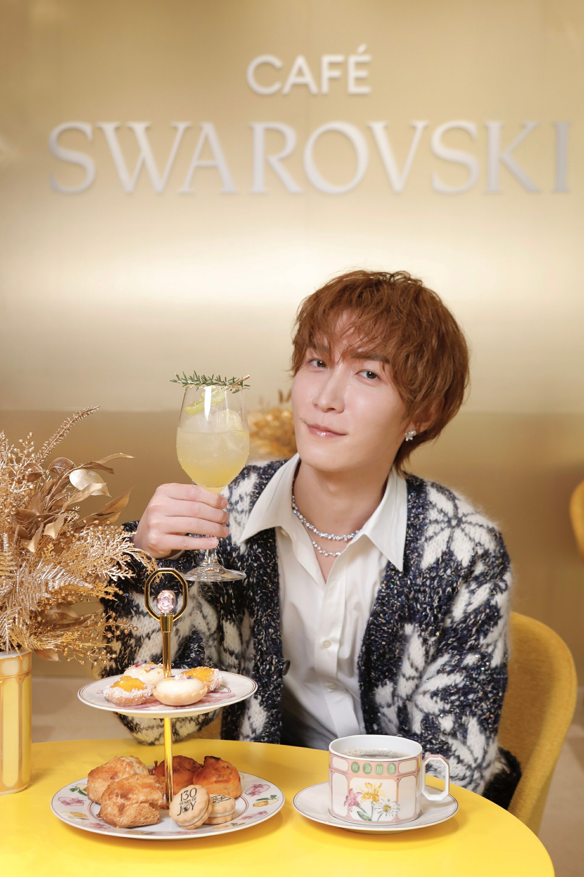 Snow Man渡辺翔太が「Café Swarovski」へ！ おすすめメニューを紹介